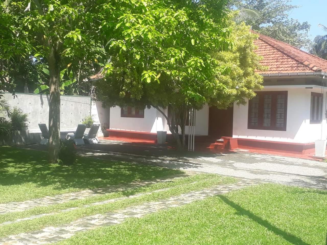 Villa Lagoonedge Hikkaduwa Exteriér fotografie